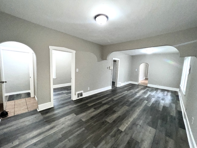 Building Photo - 11615 S Harvard Ave