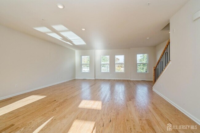 Building Photo - 103 Vaughn Dr