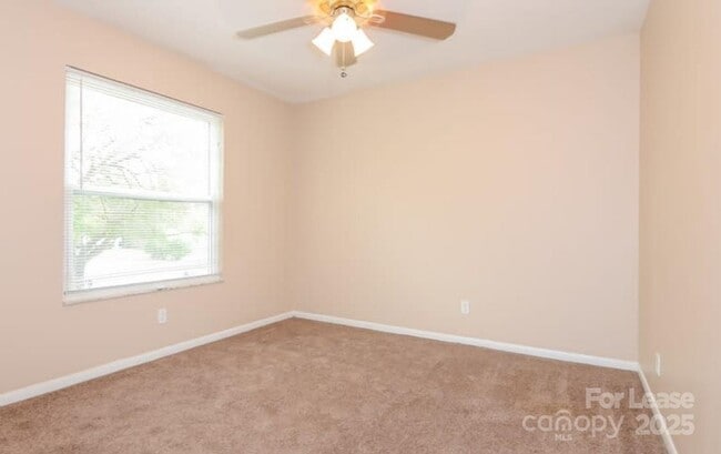 Building Photo - 4039 Rutherford Dr