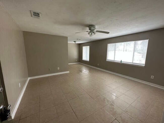 Building Photo - 617 Chicopee Ct