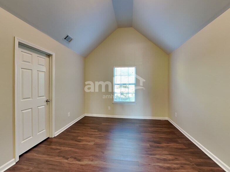 Building Photo - 2934 Gayle Manor Ln