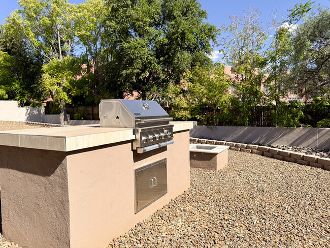 Building Photo - 3Bed/2.5Bath Furnished Townhouse in Sedona...