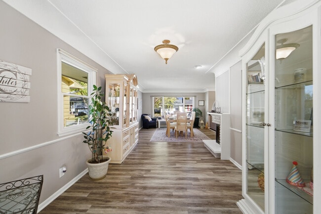 Building Photo - 6502 Allison Ave