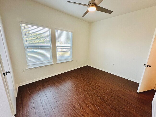 Building Photo - 6301 Crumley Ln