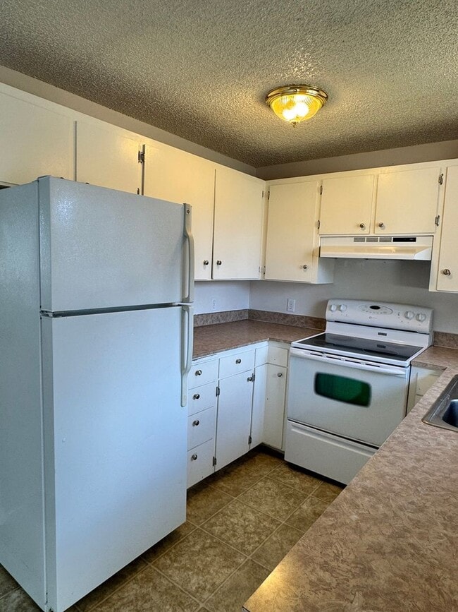 Building Photo - 5404 E Kilgary Way