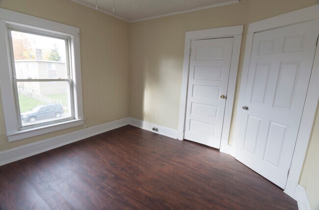 Building Photo - 1461 W 107th St