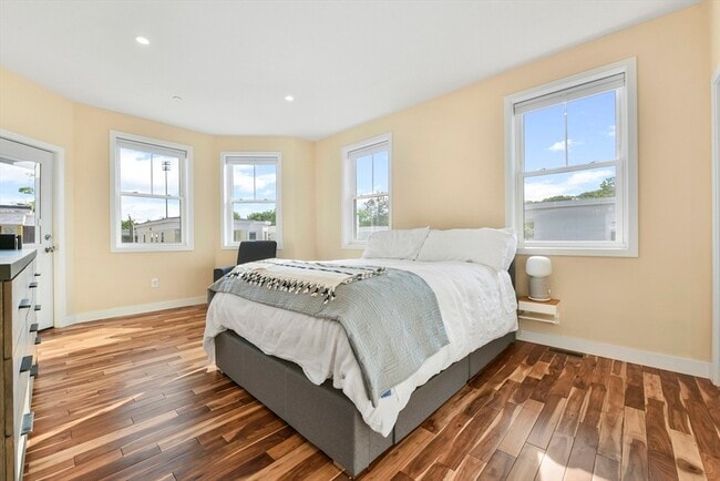 Building Photo - 18 Granfield Ave