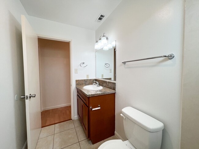 Building Photo - 4 Bedroom, 2 Bath Single Story Corner Lot Home in Rancho Cordova