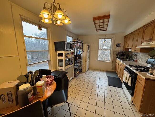 Building Photo - 78 Duncan Ave