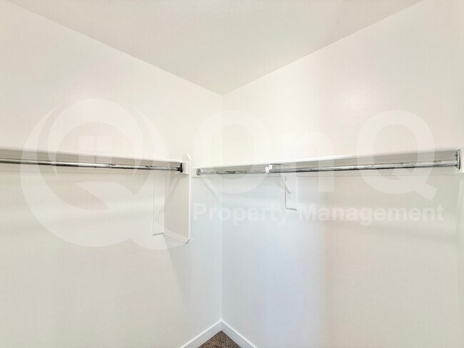 Building Photo - 10631 E Sunflower Ln