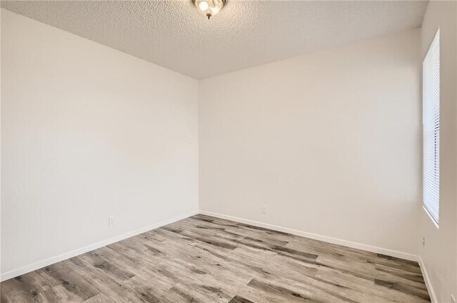 Building Photo - 905 Chisholm Cove