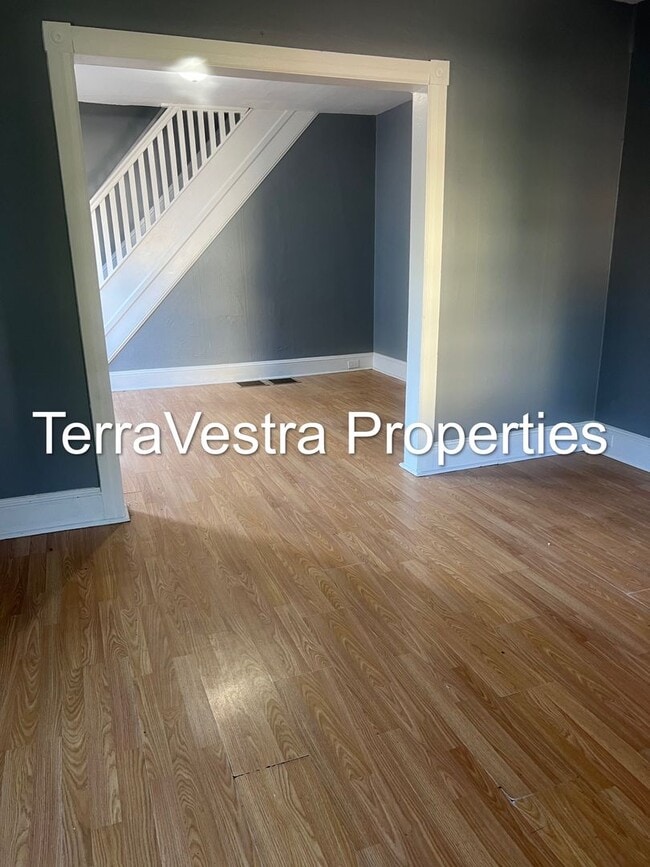 Building Photo - 3 Bed Single Family in Paulsboro! Eligible...