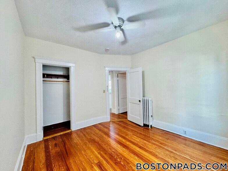 Building Photo - 45 Warner St