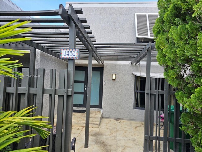 Primary Photo - 1470 NW 113th Ave