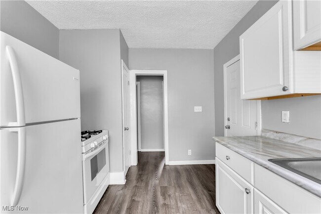Building Photo - 3803 W 135th St