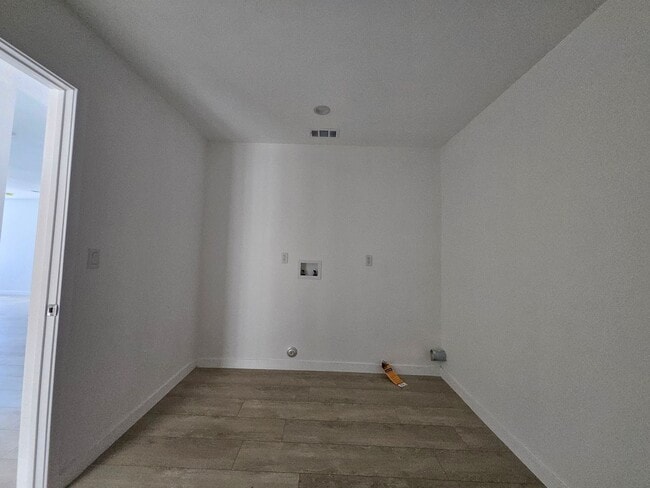 Building Photo - Goleta Properties