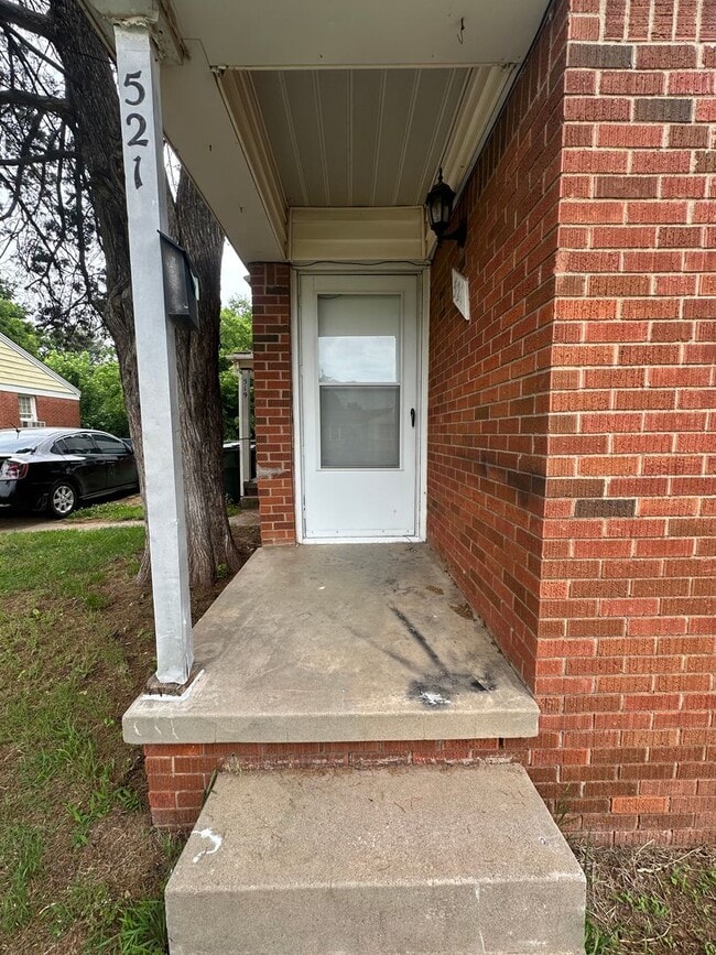 Building Photo - 1 bed, 1 bath, Duplex
