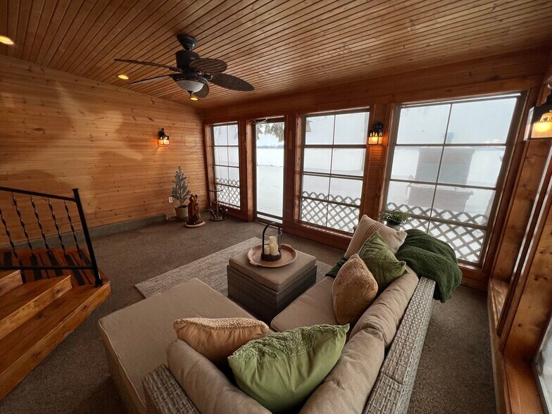 Building Photo - 14555 Breezy Point Rd