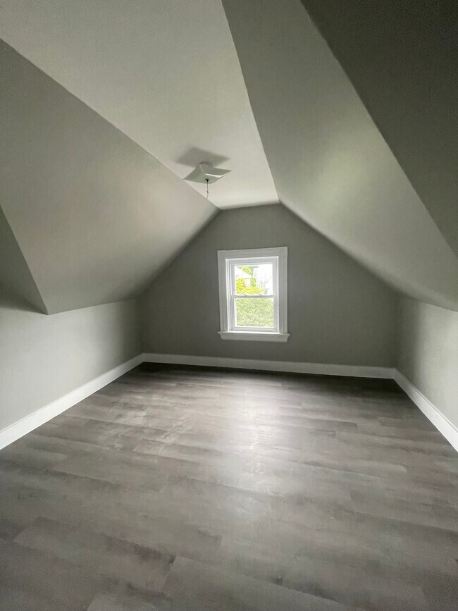 Bedroom - 127 Massachusetts Ave