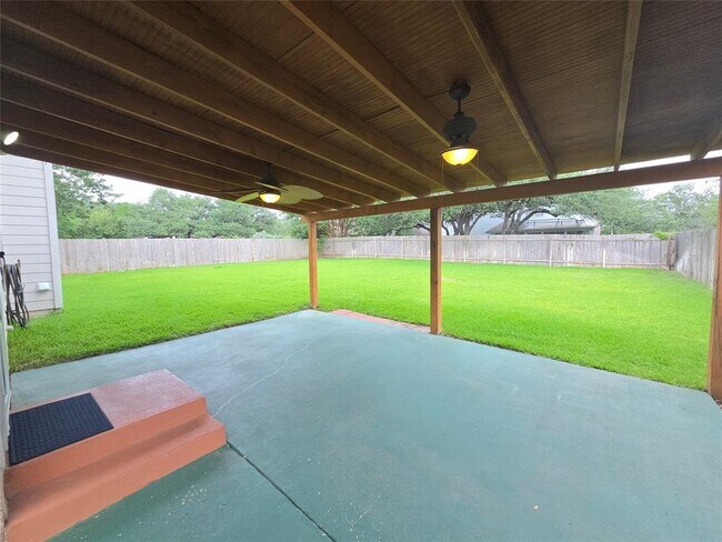 Building Photo - 3208 Santee Dr