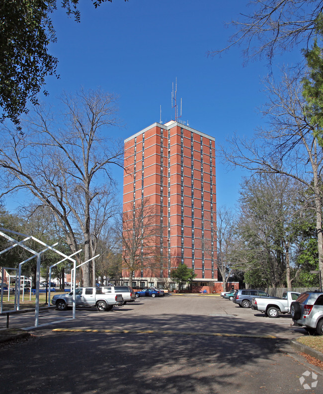 Primary Photo - Marion Street High Rise