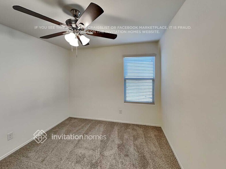 Building Photo - 1265 E Palomino Way