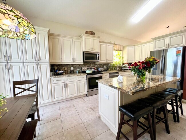 Building Photo - 7859 Springvale Dr