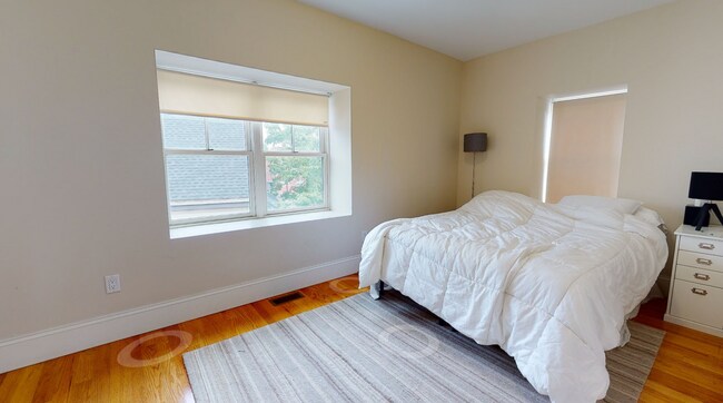 Building Photo - 5 Dodge St