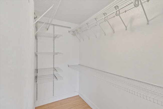 Building Photo - 9470 Poinciana Pl