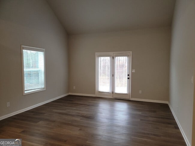 Building Photo - 275 S Ridge