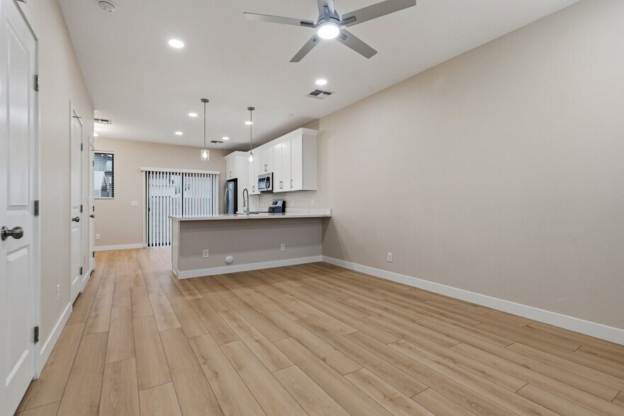 Building Photo - 1222 E Diamond St