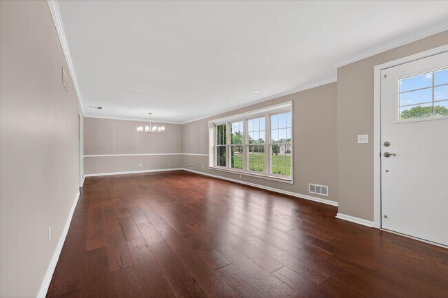 Building Photo - 3 Bedroom 3 Bath Home For Rent in Sango Area!