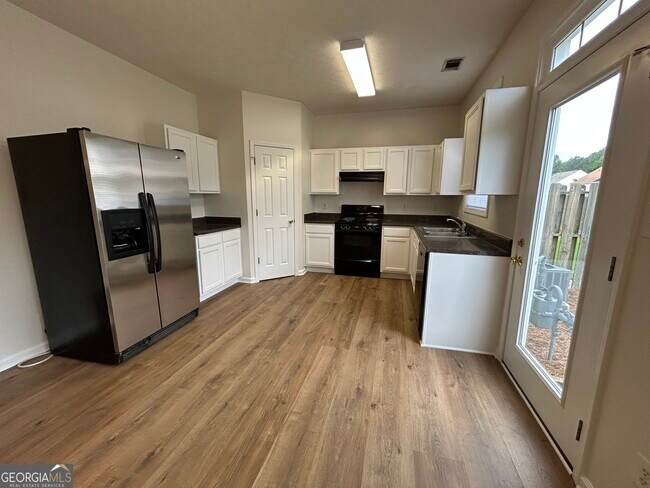 Building Photo - 3051 Kentmere Dr