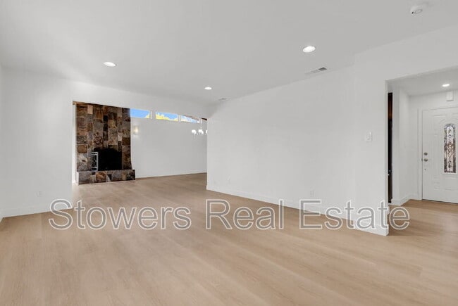 Building Photo - 3225 Claudia Dr