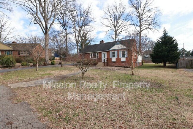Primary Photo - 8707 Mapleton Rd