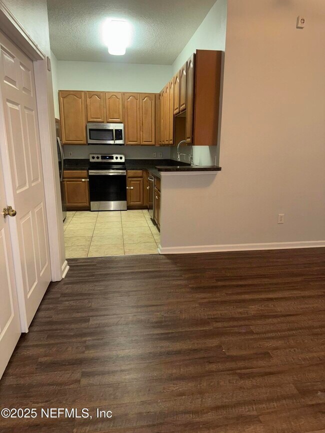 Building Photo - 7047 Deer Lodge Cir