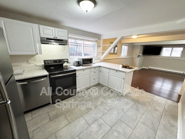 Building Photo - 2126 W Kiowa St