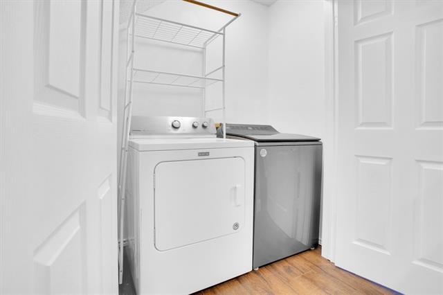 Building Photo - 449 Harris St