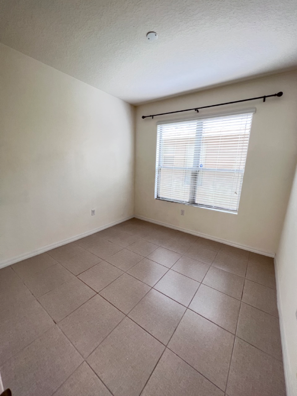 Building Photo - 416 Red Rose Ln