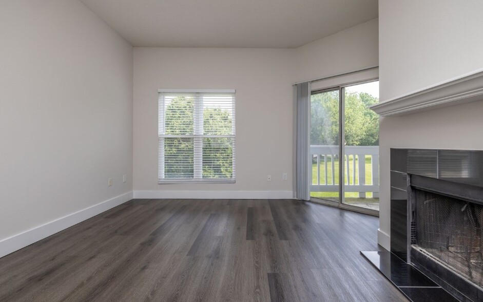 Building Photo - Stonington Farm