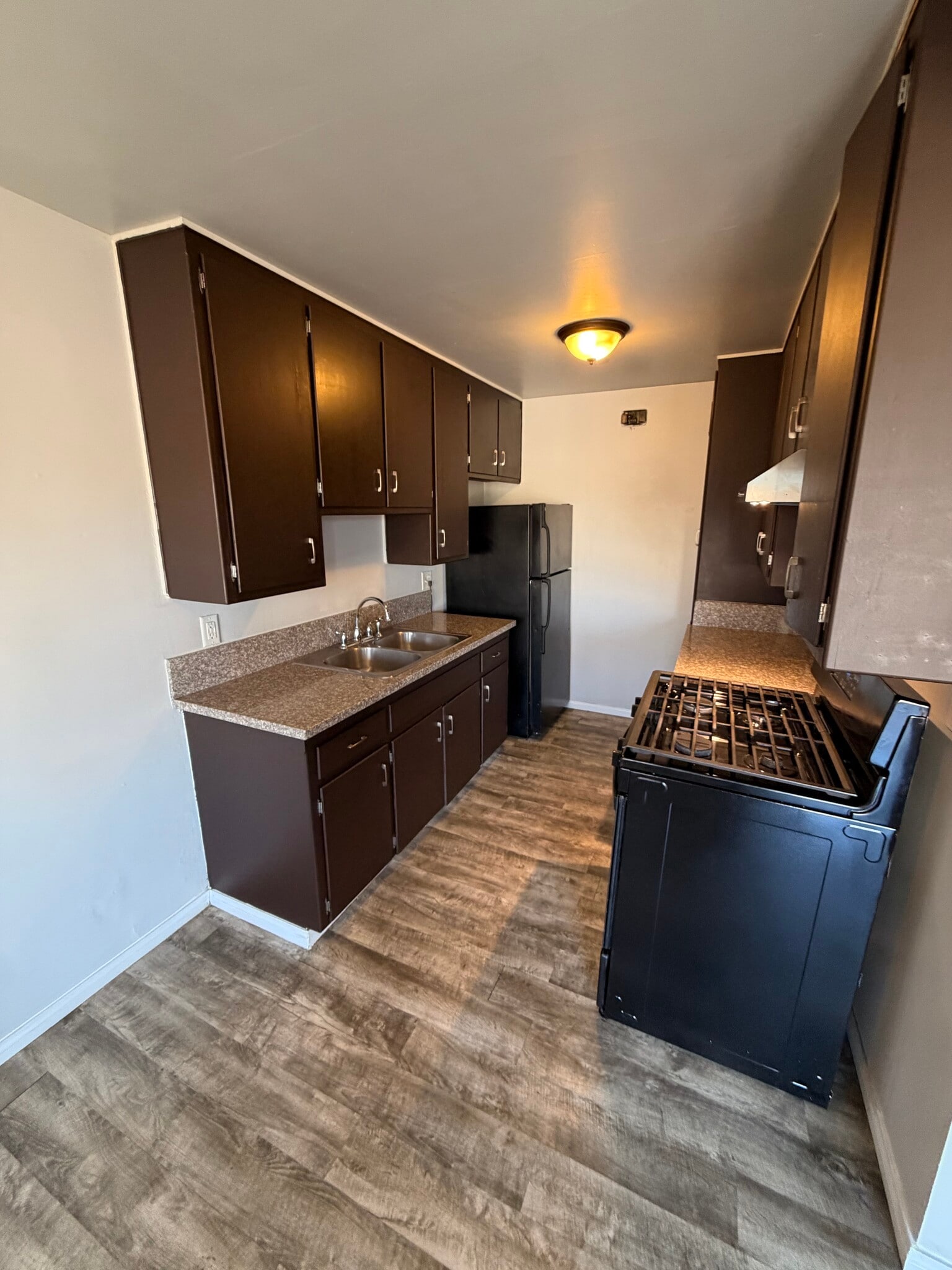Building Photo - 783 Karesh Ave