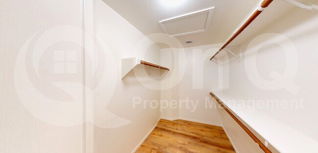 Building Photo - 137 E Calle Zavala