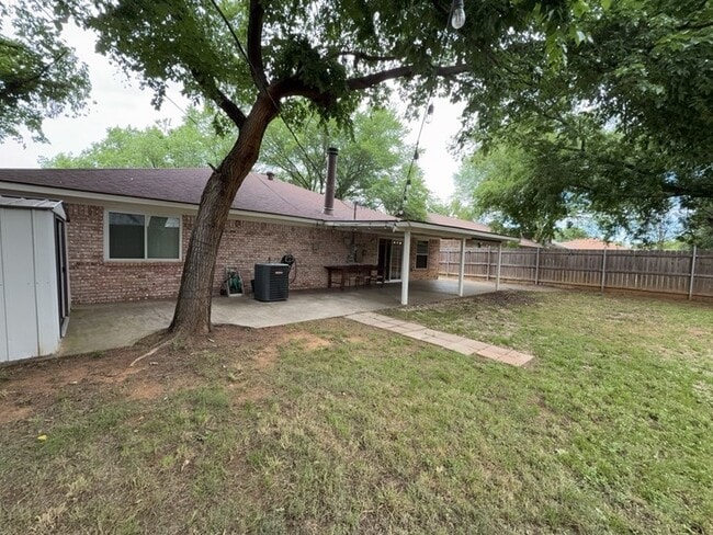 Building Photo - 6415 Elm Springs Dr