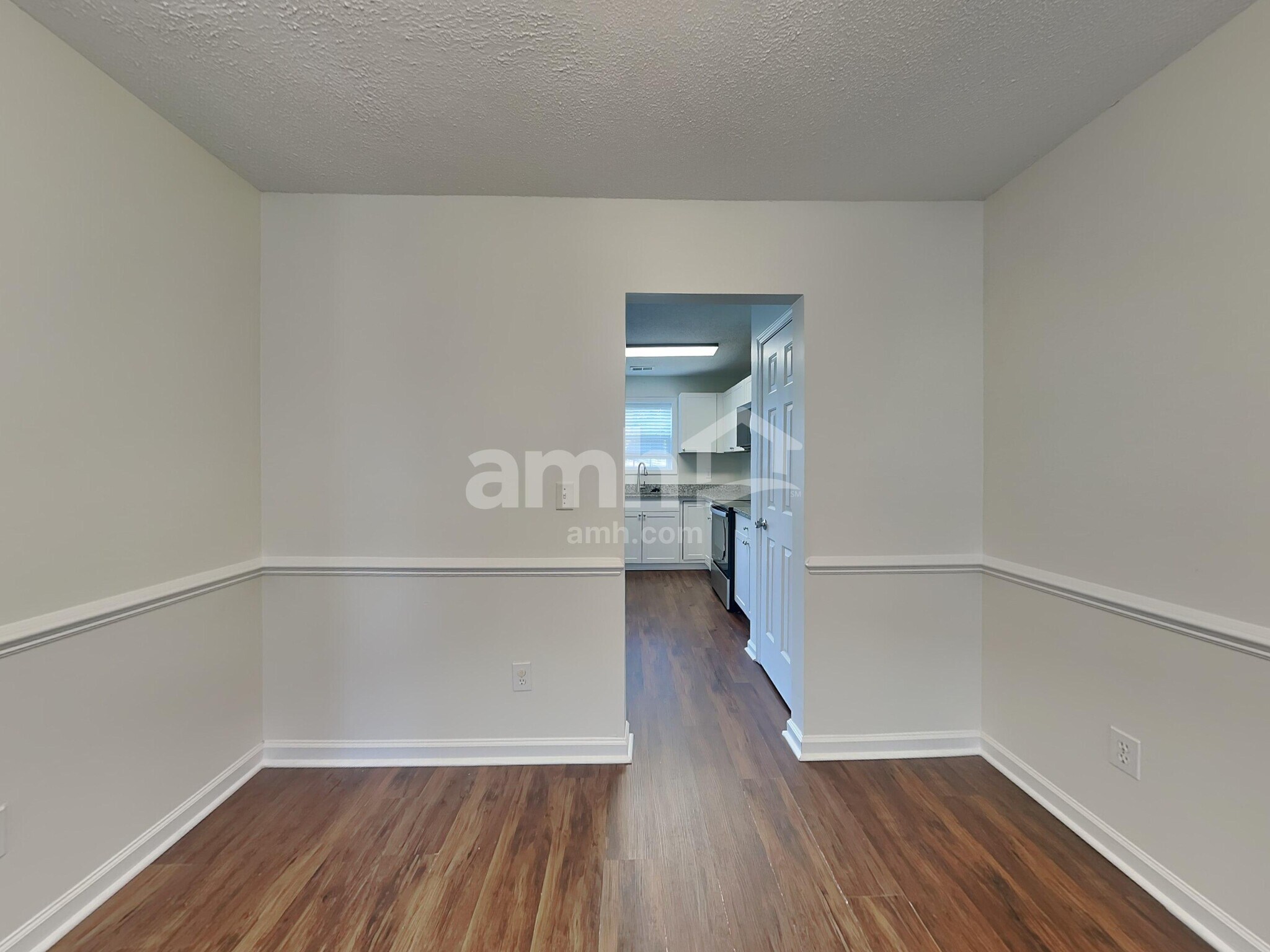 Building Photo - 510 Fairview Lake Way