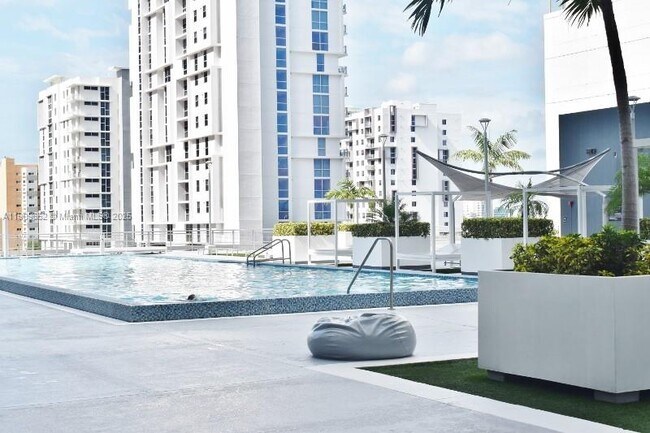 Building Photo - 690 SW 1st Ct