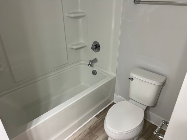Building Photo - Stunning 3/2 Rental Unit in Prime Simpsonv...