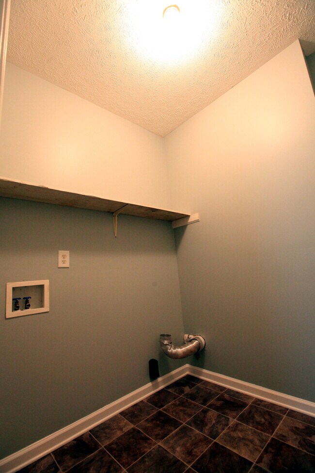 Building Photo - 2105 Academy Way