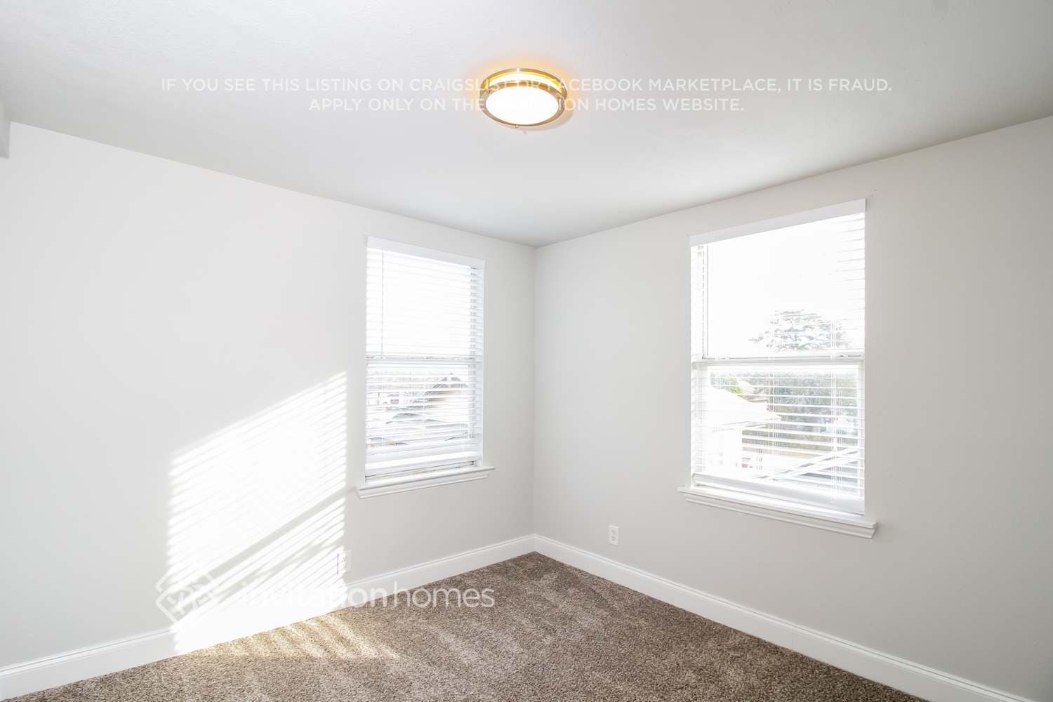 Building Photo - 403 E Standifer St