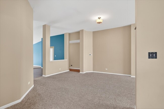 Building Photo - 1161 Hawthorne Ln