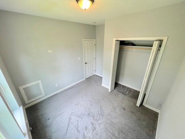 Building Photo - COME MEET YOUR NEW HOME! BRAND NEW & UPDATED!